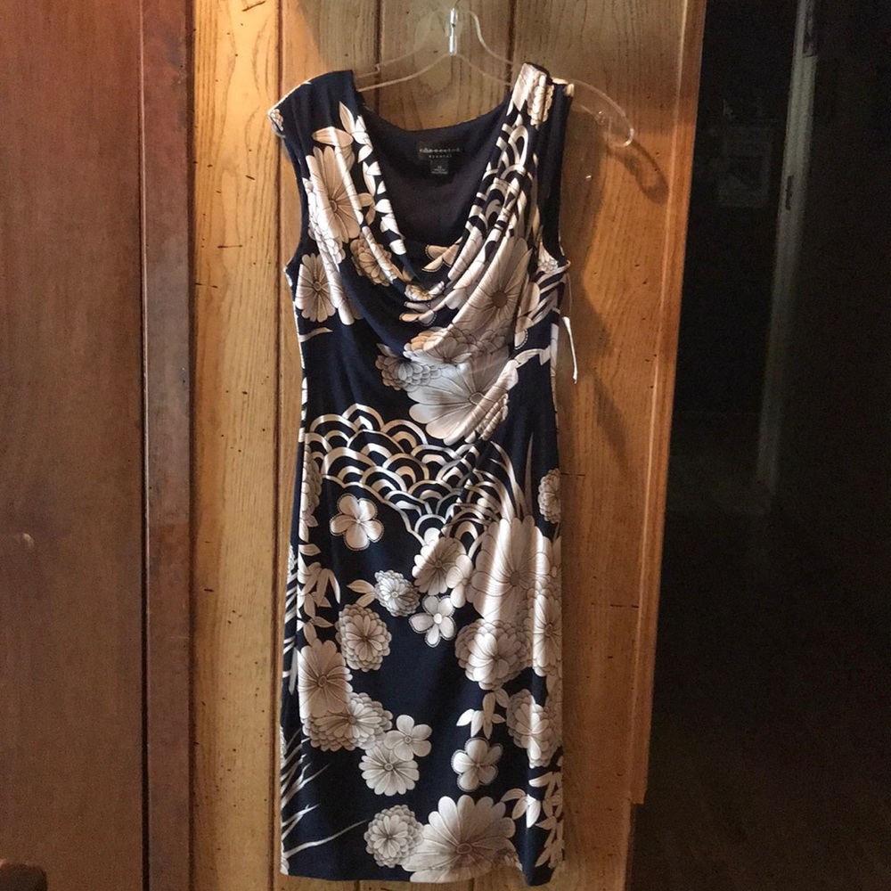 Sleeveless stretchy material dress
